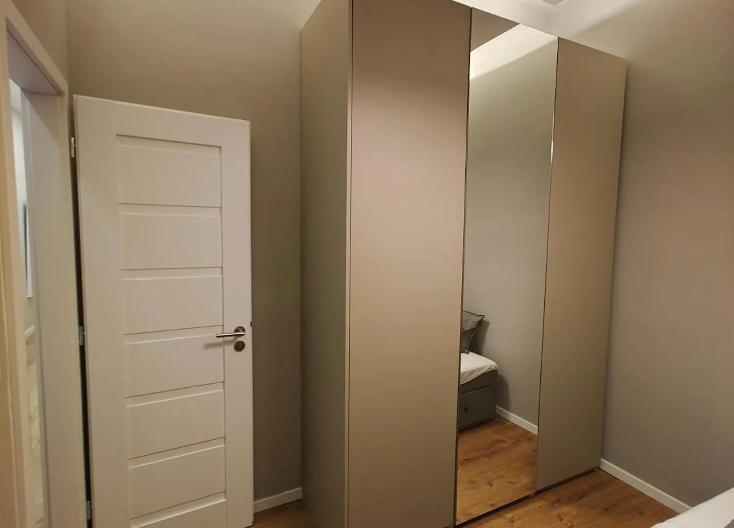 City Center 2, Cozy And Modern 2Br In The City Center Boedapest Hongarije