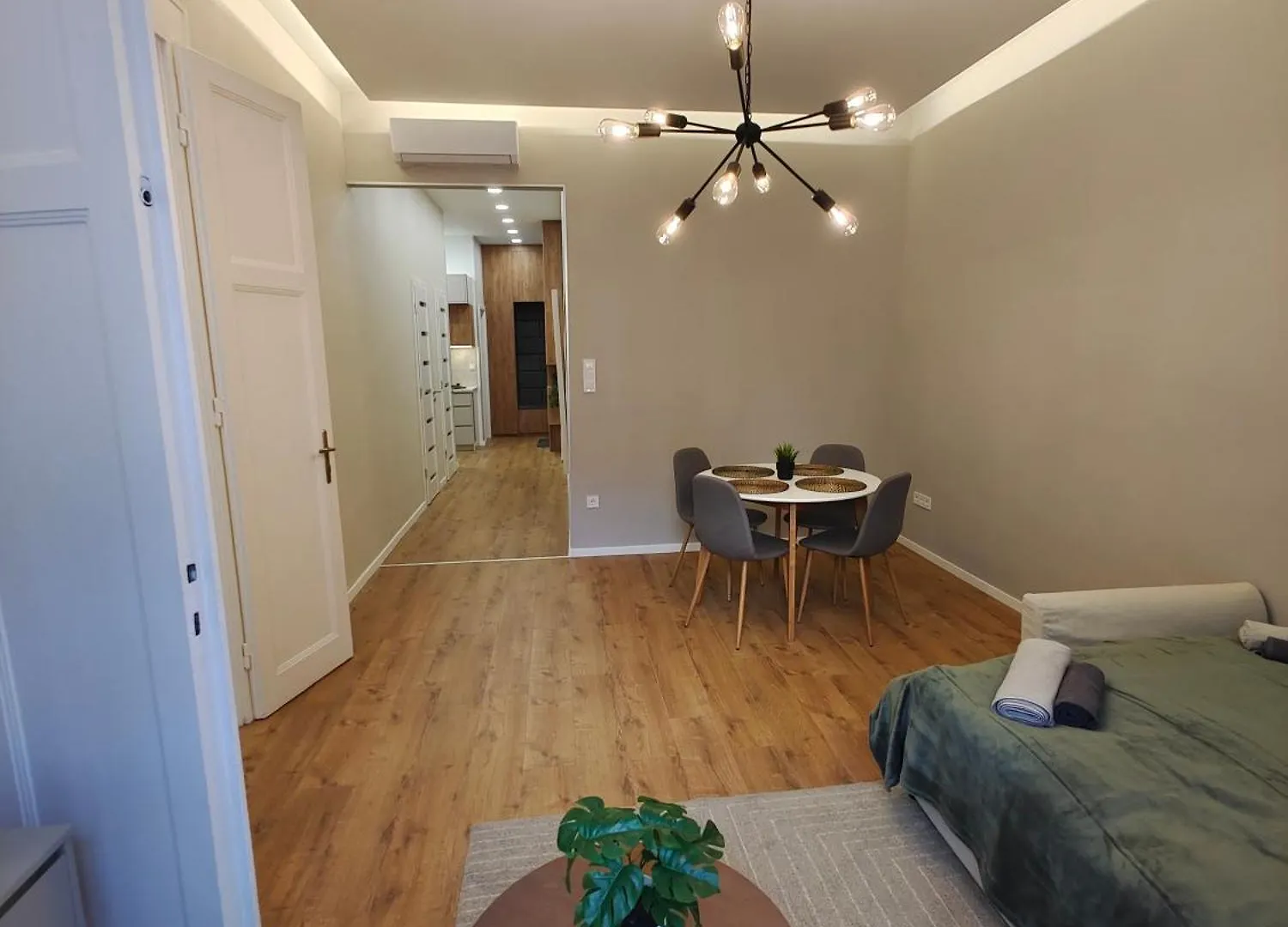 City Center 2, Cozy And Modern 2Br In The City Center Boedapest 0*,