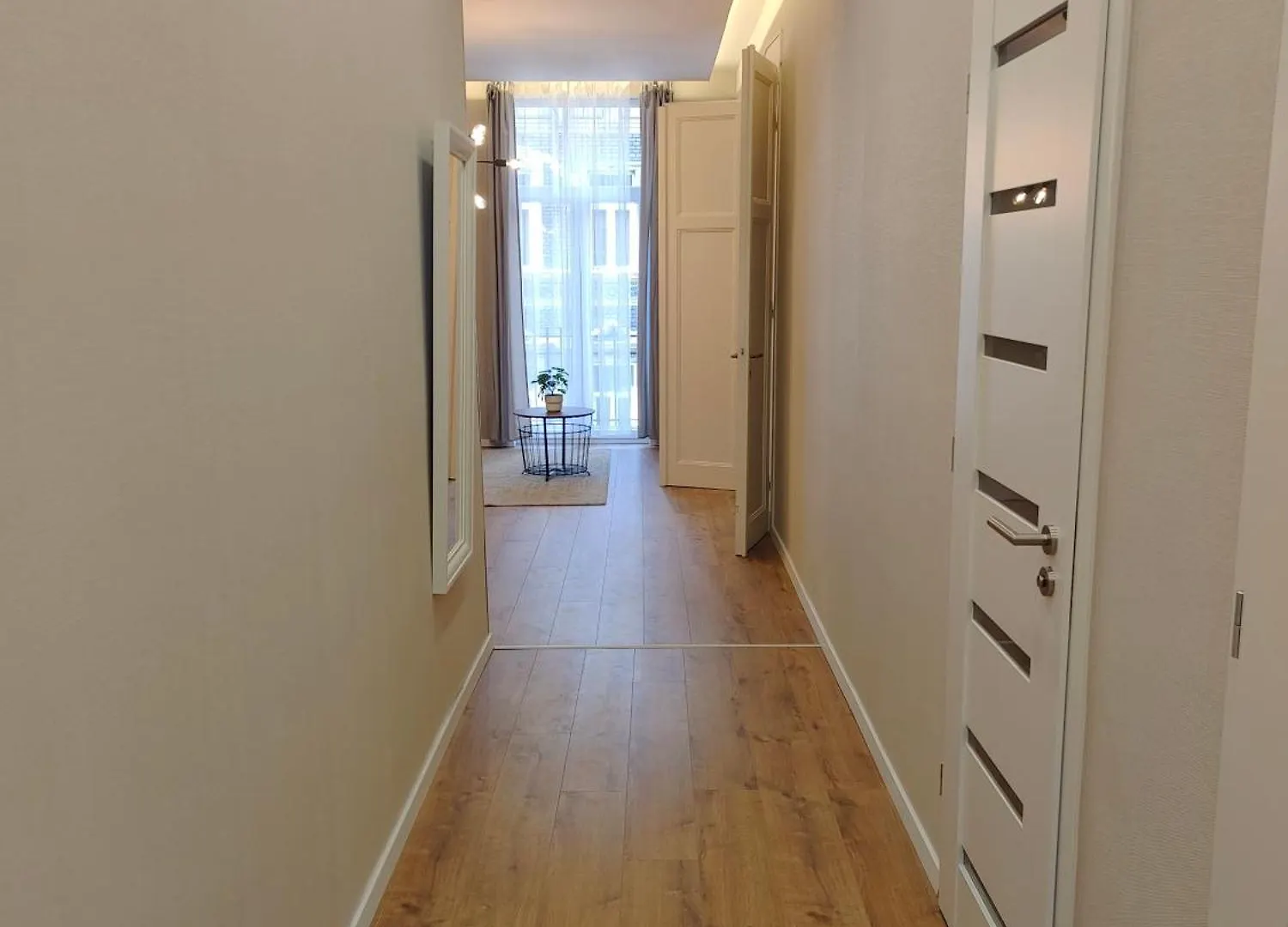 City Center 2, Cozy And Modern 2Br In The City Center Budapest Apartment