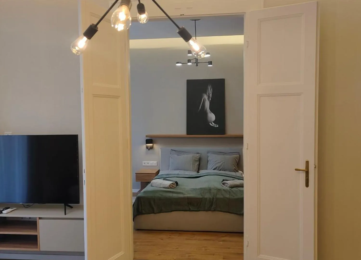 City Center 2, Cozy And Modern 2Br In The City Center Budapest Apartment