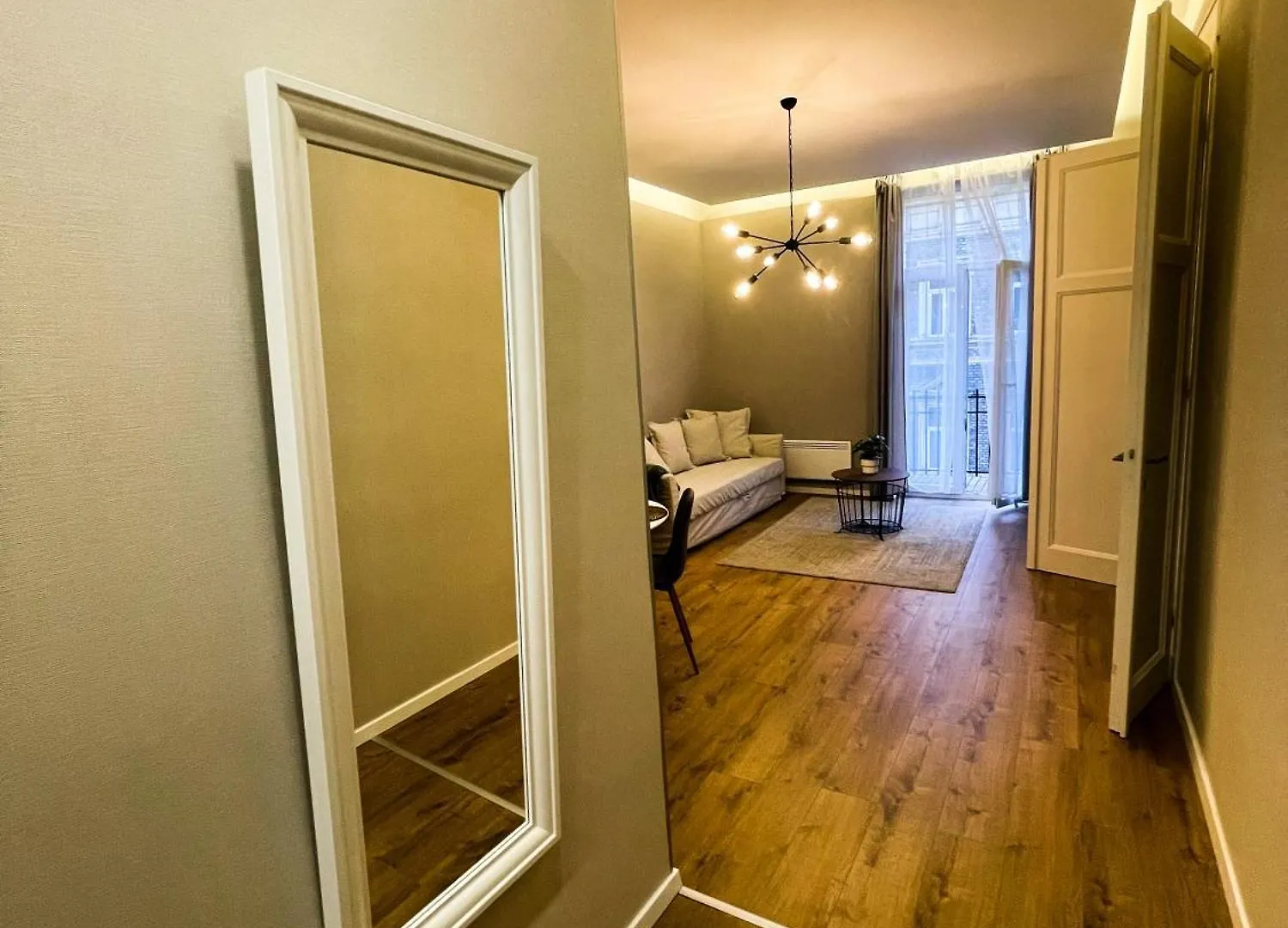 City Center 2, Cozy And Modern 2Br In The City Center Budapest